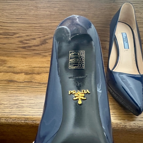 Prada Platform Pump Patent Leather Blue 39 / 9 Like New - Picture 5 of 14